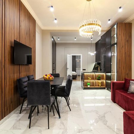 Appartamento Leogrand Vip On Svobody Avenue 43 Leopoli Esterno foto