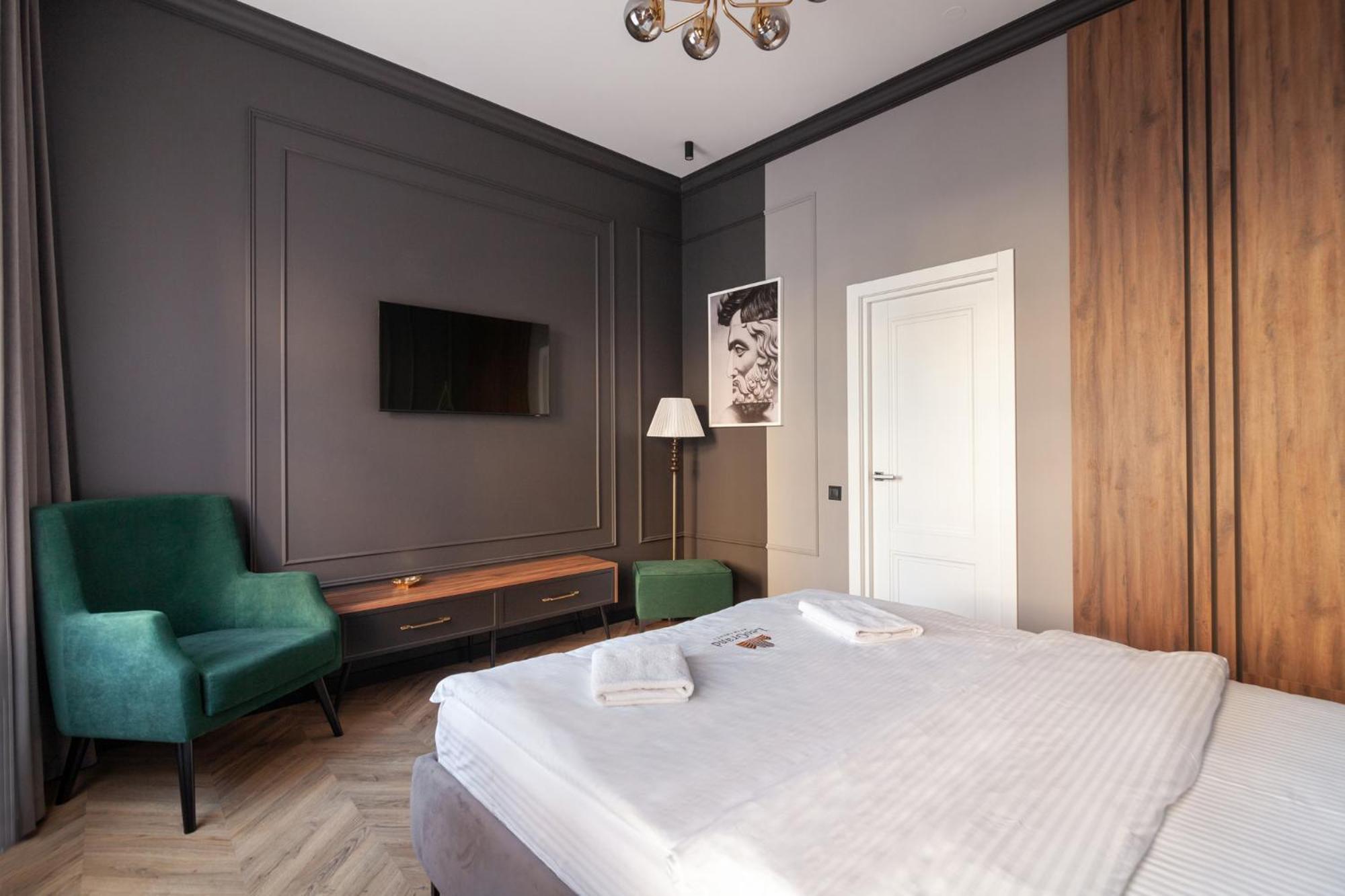 Appartamento Leogrand Vip On Svobody Avenue 43 Leopoli Esterno foto